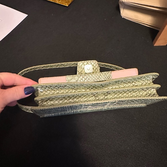 COPY - Anne Klein shoulder bag in lime green. In excellent condition. - Picture 5 of 6